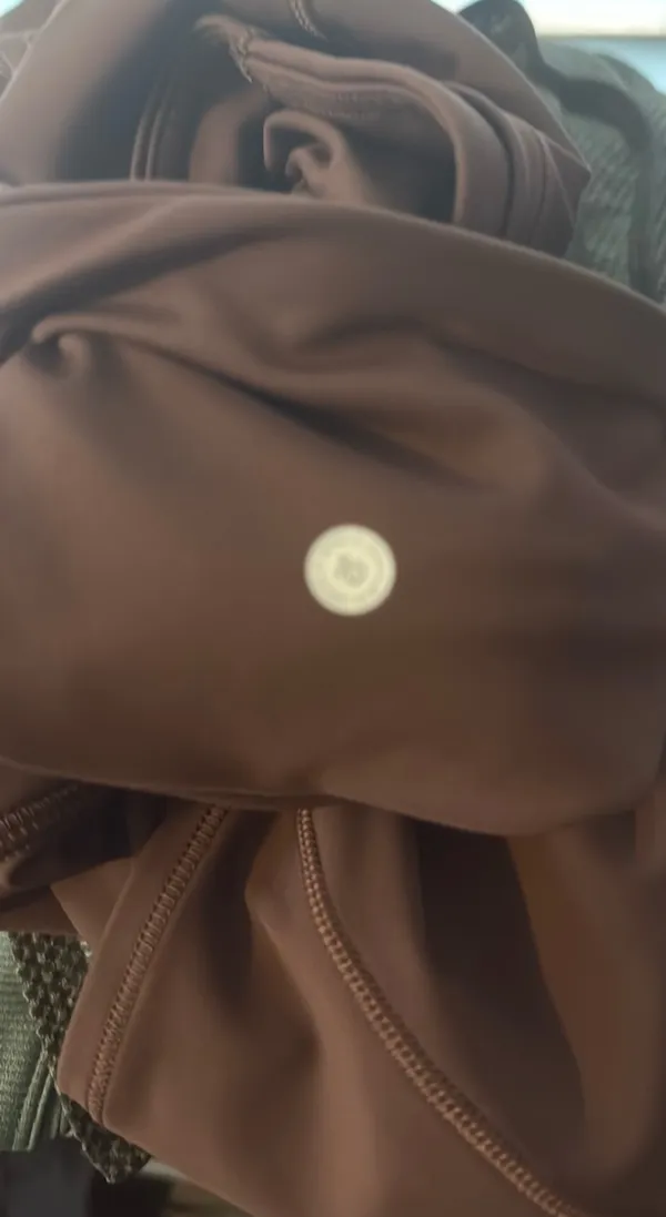 Lululemon leggings with side pockets - Image 4