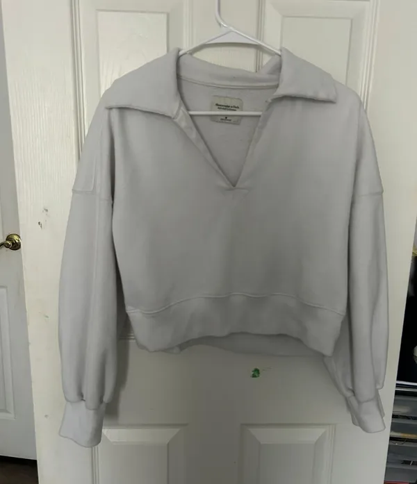 Abercrombie sweatshirt - Image 2