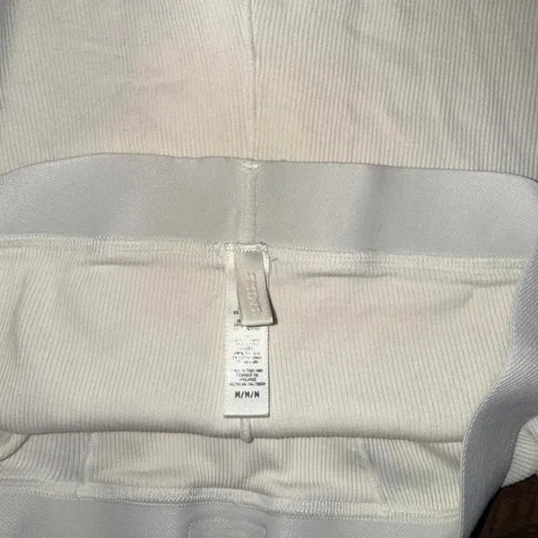 Skims‎ NWOT Boyfriend Boxer Bone Color Size Medium - Image 4