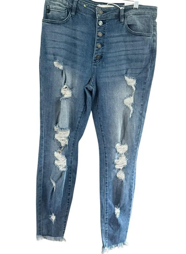 KanCan Medium Wash Cropped Jeans Blue Size 30 - Image 2