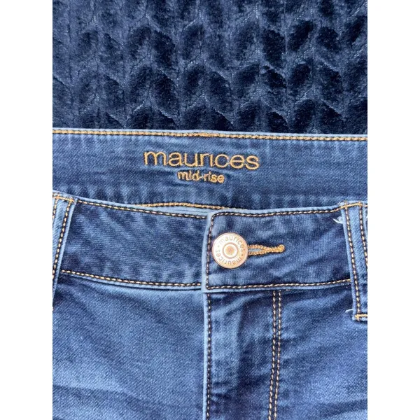Maurices Mid-Rise Destressed Jeans Distressed‎ Denim Casual Everyday Size M - Image 3