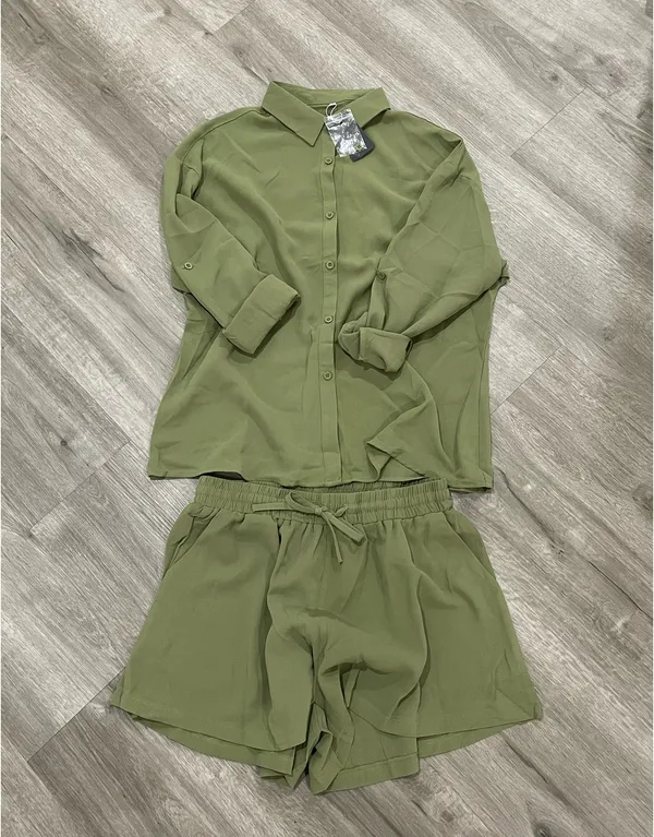 Green 2 piece long sleeves lounge set Size M - Image 2
