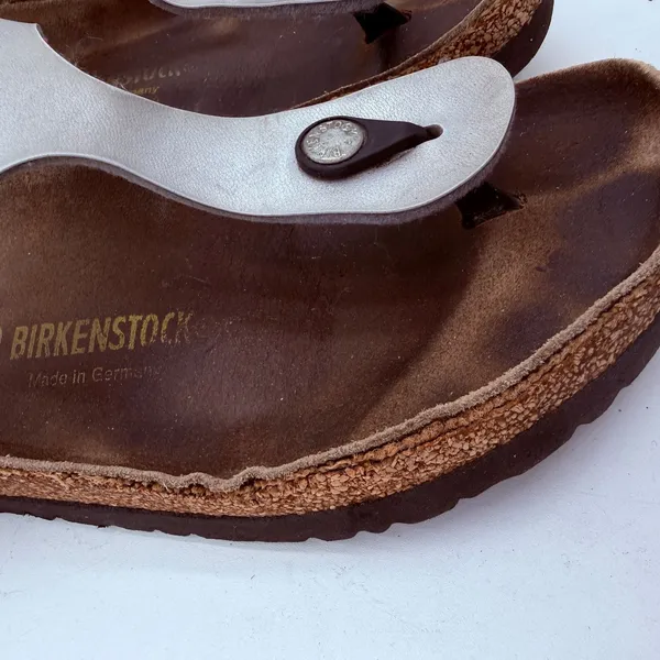 Birkenstock Women's Silver Gizeh Leather Sandals Size 40 / 260 / 9 - Image 4