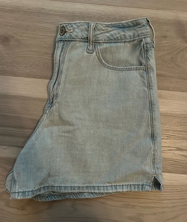Hollister Ultra High Rise Shorts - Image 2