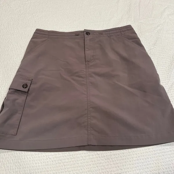 Patagonia gray skirt with shorts size 6 women - Image 2