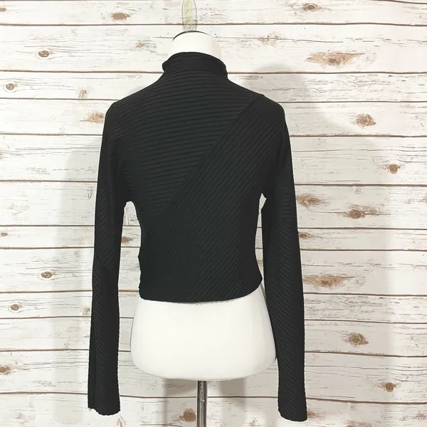 Zara W & B Cropped Mockneck Long Sleeve Tee - Black - Medium - Image 10