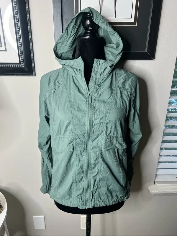 Lululemon Hood Lite Jacket in juniper size 4 - Image 4