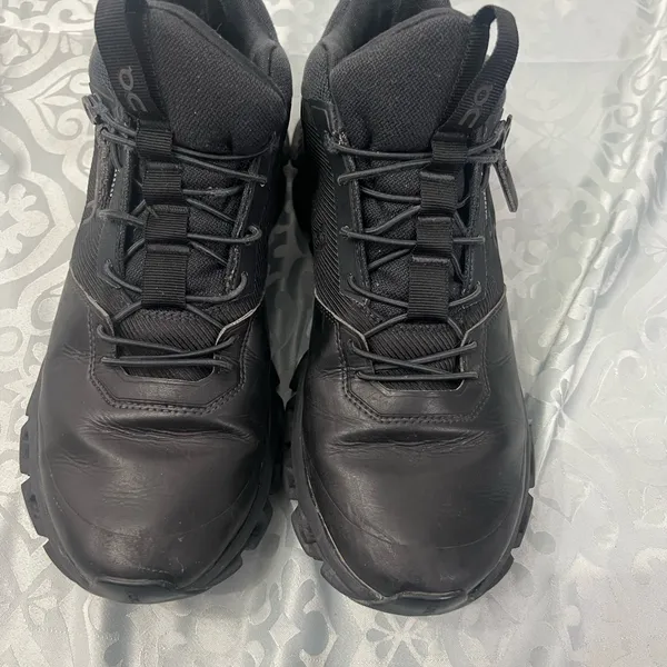 On Running women’s athletic Black Waterproof Trail Sneakers size 7.5 - Image 7