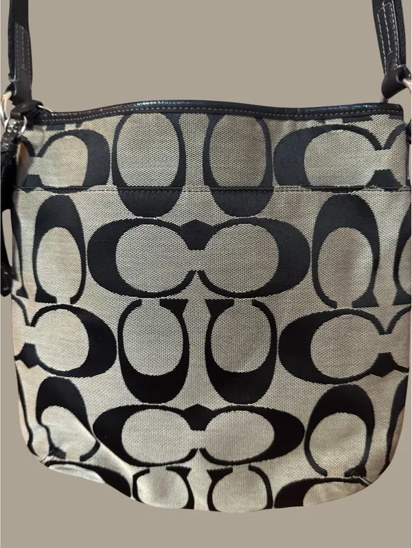 Coach F2190 Signature Oversized C Crossbody Bag - Image 4