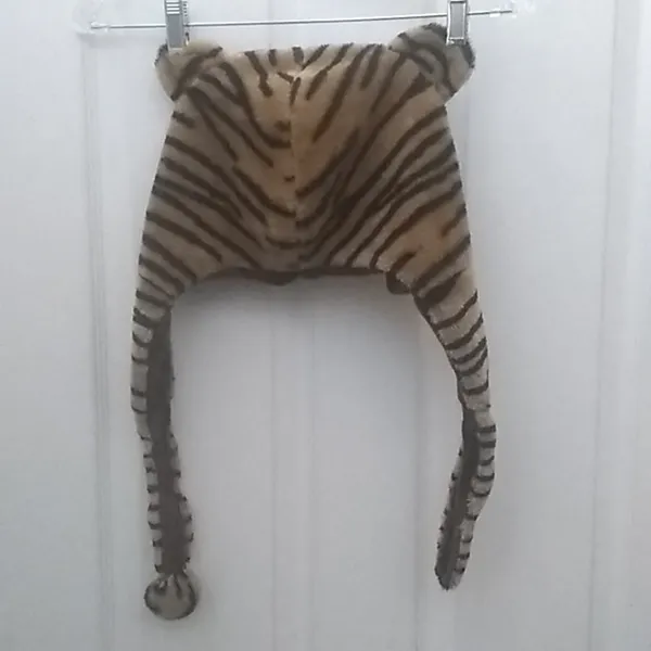 FINAL MARKDOWN Fun and funky tiger hat - Image 10