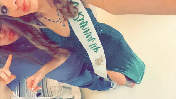 Long Dress Dillard's Promgreen - Image 2