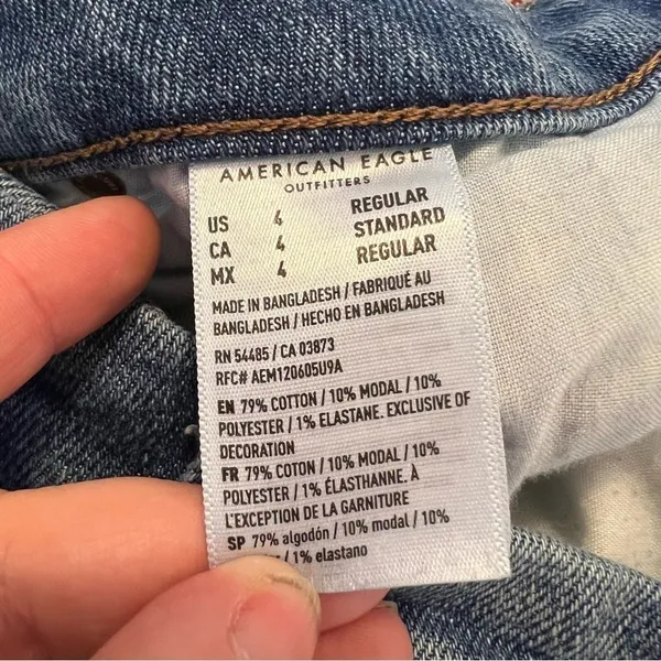 American Eagle Women's Sz 4 Regular Curvy Mom Jean Medium Wash Destroyed Stretch - Image 16