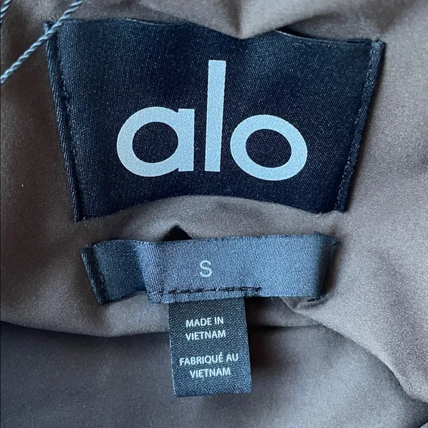 Alo Yoga NWT Plush Sherpa Edge Shacket in Expresso Button Down, Front Pockets S - Image 10