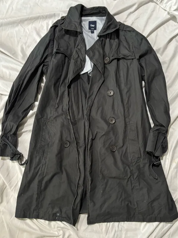Gap Classic Black Double-Breasted Trench Coat - Image 2