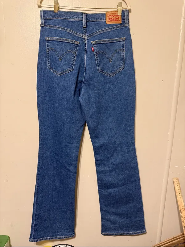 Levis Ribcage boot 31 Classic High-Rise Women's Jeans in Medium Blue - Image 6