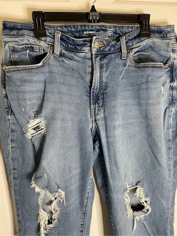 Old Navy Women's Ripped High Rise Curvy OG Straight Jeans Size 16 Petite - Image 4