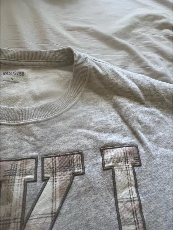 Hollister sweatshirt  - Image 4