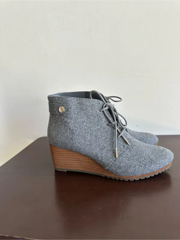 Dr. Scholl's Be Energized Conquer Grey Wedge Ankle Bootie Women's 6 - Image 2