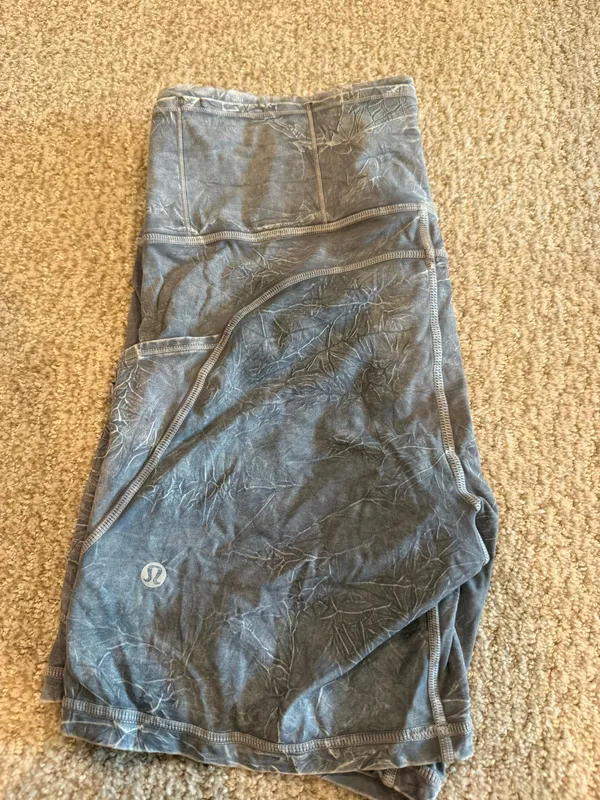 Lululemon Biker Shorts 6" with pockets  - Image 2