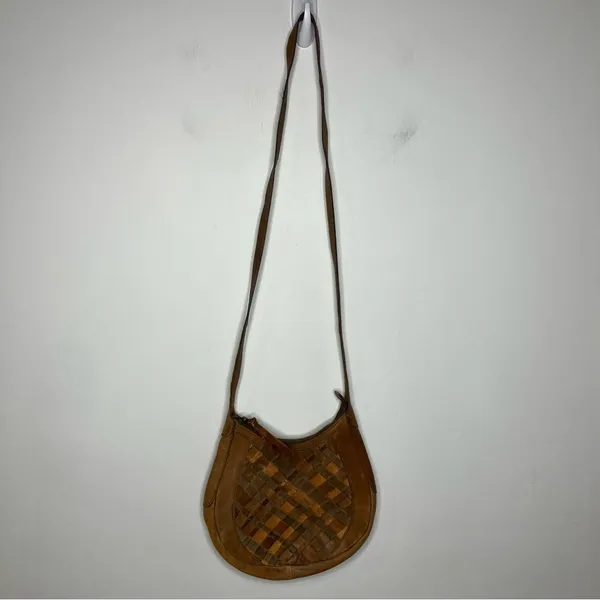 Vintage lucky brand woven leather crossbody bag small/med size‎ - Image 2