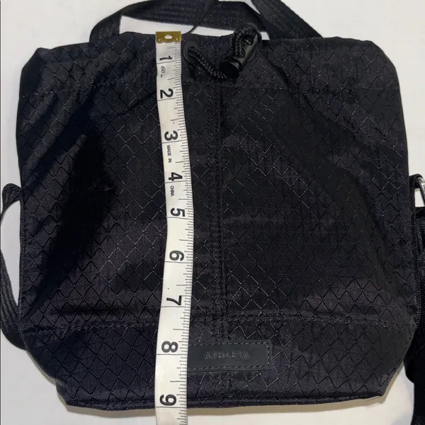 Athleta Black Nylon Bucket Bag Drawstring 2 Handles Adjustable Crossbody Strap - Image 8