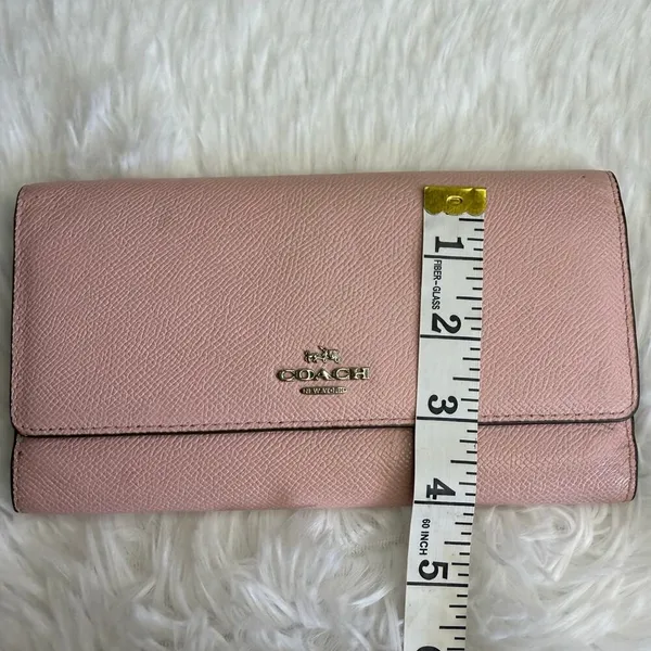 COACH  Pink Wallet - Image 13