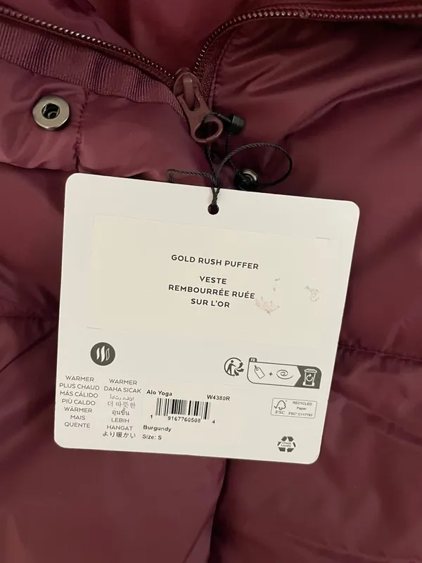ALO Yoga NWT Gold Rush Puffer Jacket Burgundy with Zipper pockets Size S - Image 11