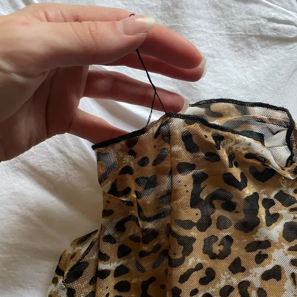 ⚠️SOLD⚠️Mesh Cheeta Turtle Neck Long Sleeve - Image 3