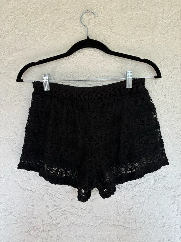 The Arte Lace Black Shorts - Image 3