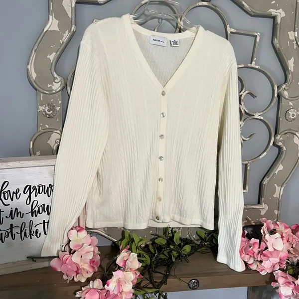 Vintage Classic Cable Knit Cardigan Cream Acrylic Lightweight Sweater Womens M - Image 3