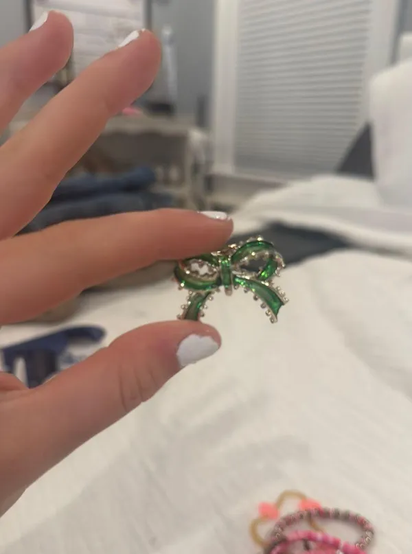 Green Bow pin - Image 2