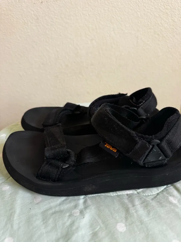 Teva Black Strap Sandals Womens size 8 - Image 2