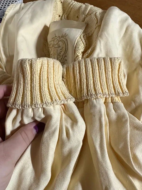 Side Effects Vintage 1990'S Yellow Cream Embroidered V Neck Pullover Sweater (M) - Image 9
