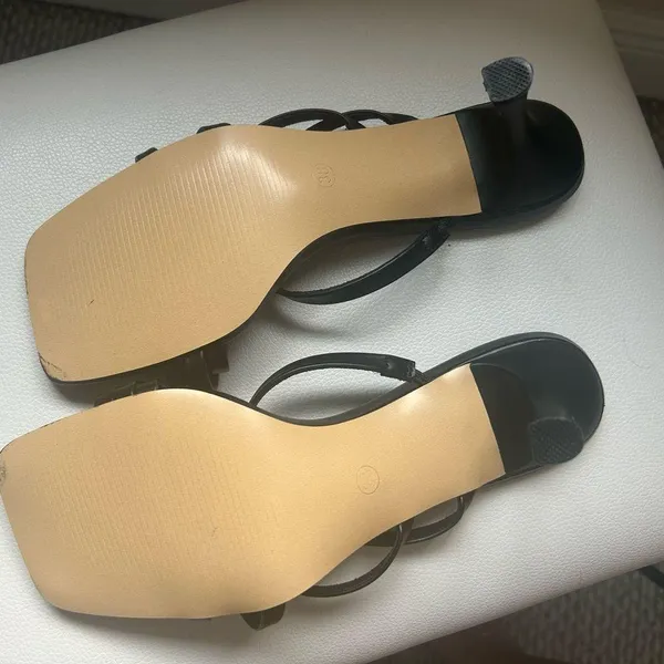 Elegant Black Women's Sandals Worn once size 38 - Image 4