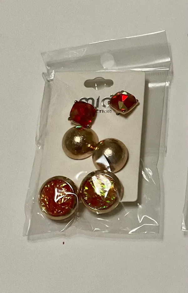 MIA earring lot of 3 - Image 3