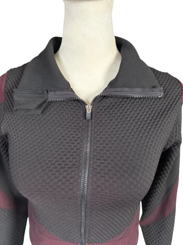 Womens black and burgundy long sleeve zip up activewear cropped jacket size L - Image 5