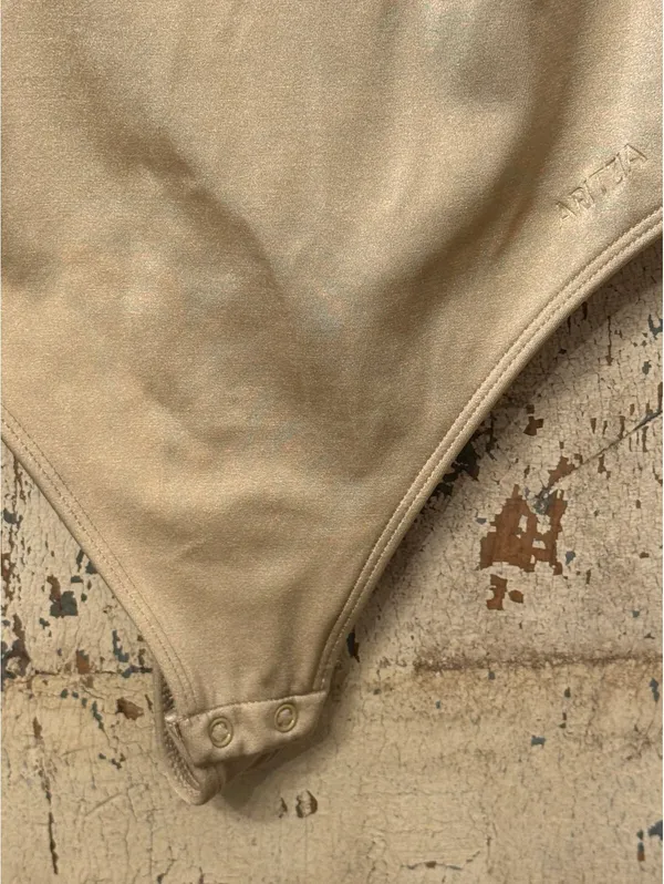 Aritzia Babaton Contour Sleeveless Square Neck Bodysuit Natural Beige XS - Image 3