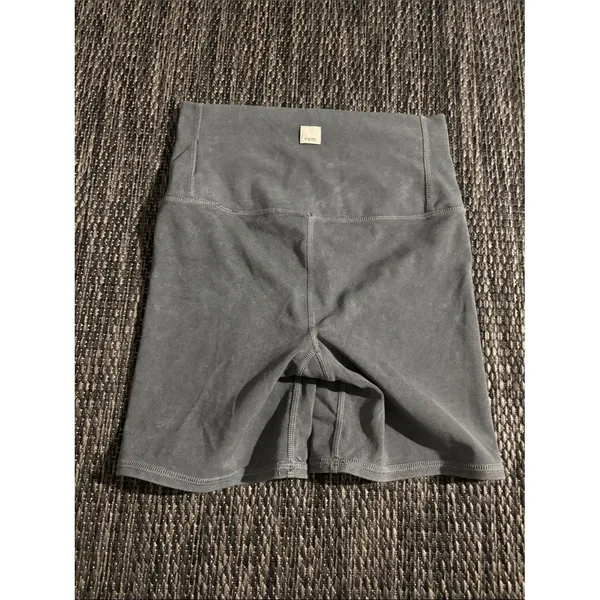 Vuori Biker Shorts High Rise Tie Dye 5” - Image 2