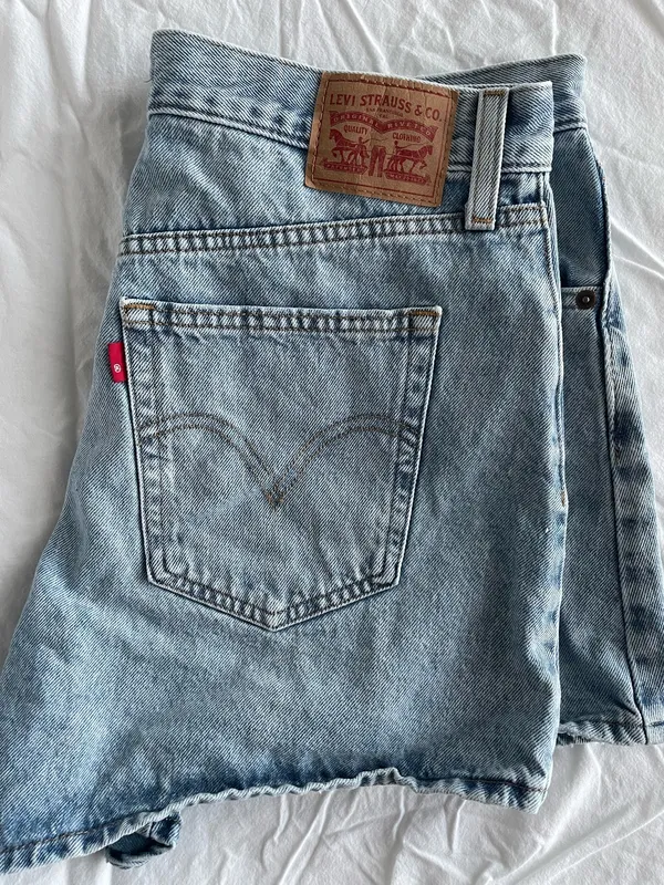 Levi’s High-Waisted Mom Shorts Denim - Image 3