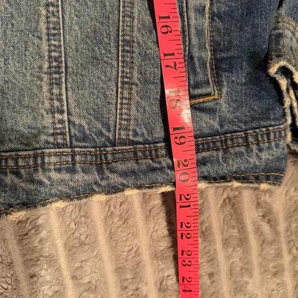 Universal Thread Womens Medium Wash Distressed Denim‎ Jacket Rose Gold Buttons M - Image 7