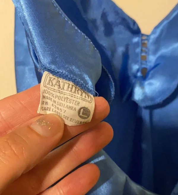 Vintage Kathryn blue silky skirted nightgown, size large - Image 9