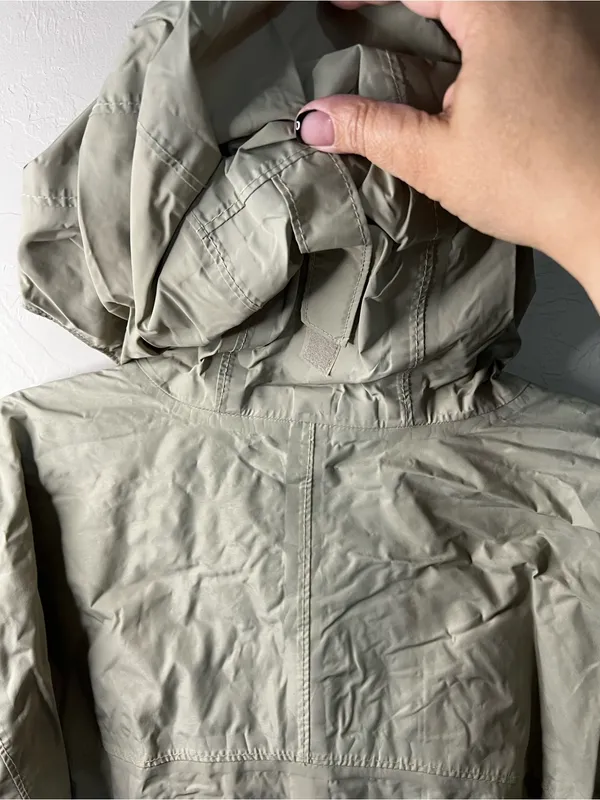 Columbia Vintage OmniTech Waterproof Tan Hooded Outdoor Windbreaker Shell Jacket - Image 9