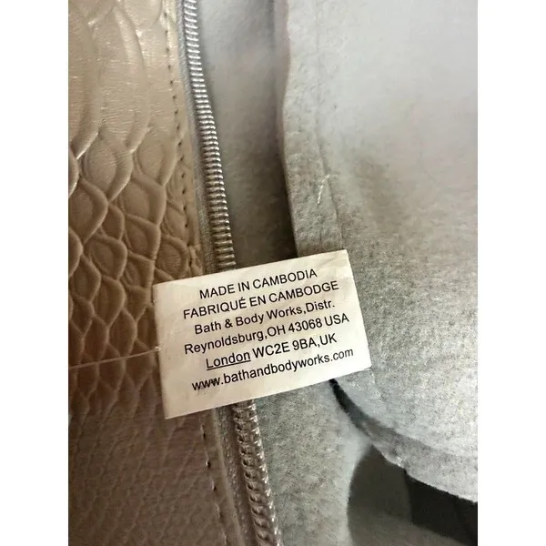 Bath & Body Works Silver Snakeskin Tote Bag Zipper Metallic Faux Leather Purse - Image 5