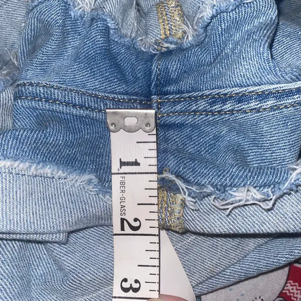 abercrombie and fitch high rise jean shorts size 27/4 - Image 6