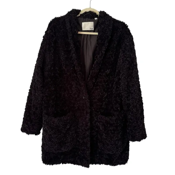 Aritzia Wilfred Free Grete Teddy Coat Fuzzy Jacket Size Medium Black - Image 4