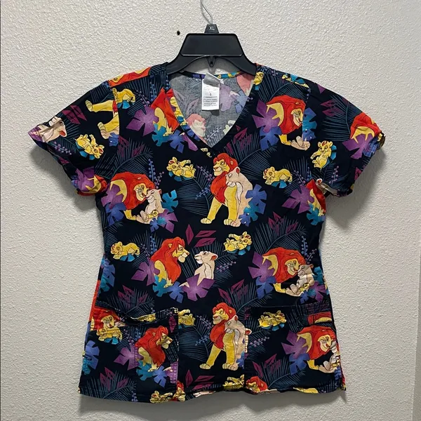 Tooniforms Women's Disney's Lion King Family Pride Print Scrub Top - Image 2
