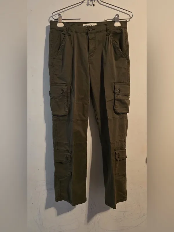 Love women s Olive Cargo Pants - Military Green Utility Style - Image 4