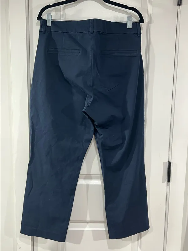 Like New Old Navy high rise pixie straight leg - Image 2