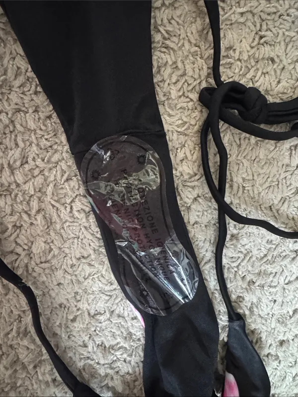 NWT Black Bikini Set with Hot Pink Floral Print and Matching Sarong / M39 - Image 5