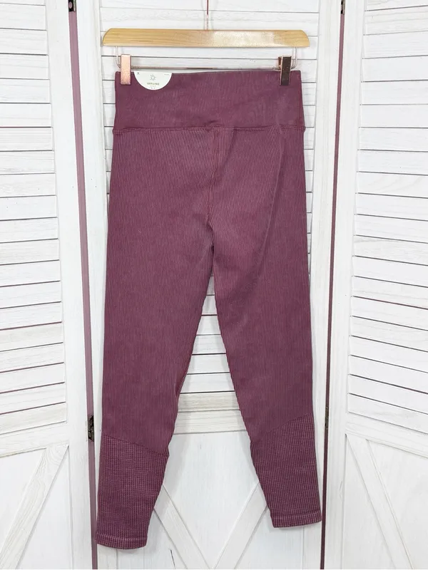 Aerie Offline Main Squeeze Ribbed Waffle Snap Ankle Hi Rise Leggings‎ Maroon M - Image 2